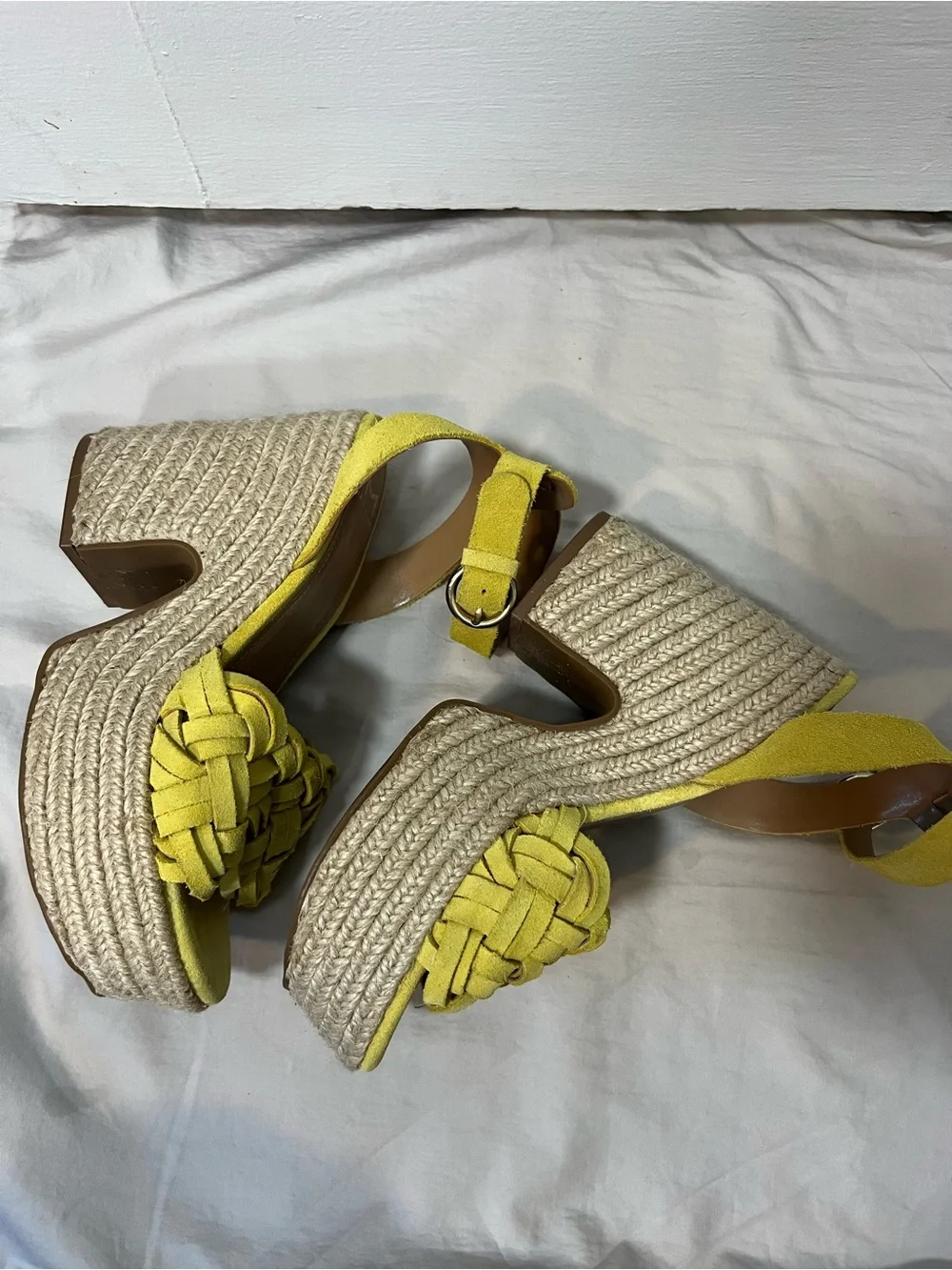 🛍️SALE🛍️Marc fisher yellow suede odilia espadrille platform jute sandals sz 6